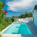 Bianca With A Heated Swimming Pool * Golfo Aranci