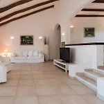 Villa Bianca With A Heated Swimming Pool