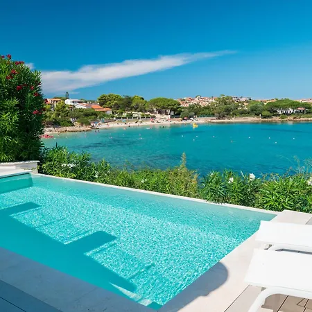 Villa Bianca With A Heated Swimming Pool
