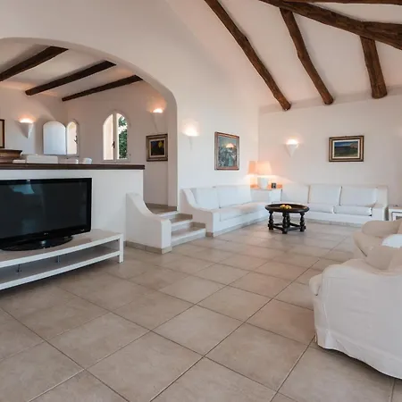 Bianca With A Heated Swimming Pool * Golfo Aranci