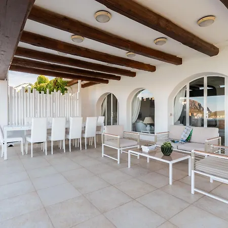 Bianca With A Heated Swimming Pool Villa Golfo Aranci