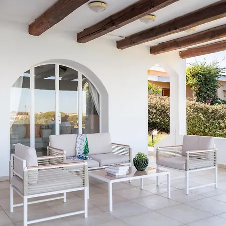 Bianca With A Heated Swimming Pool Villa Golfo Aranci